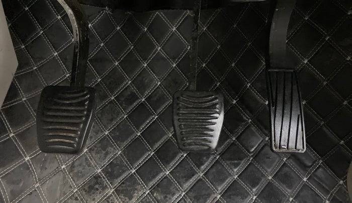 2019 Mahindra XUV300 W8 1.5 DIESEL, Diesel, Manual, 69,216 km, Pedals
