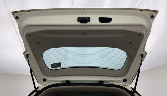 2019 Mahindra XUV300 W8 1.5 DIESEL, Diesel, Manual, 69,216 km, Boot Door Open