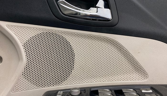2019 Mahindra XUV300 W8 1.5 DIESEL, Diesel, Manual, 69,216 km, Speaker
