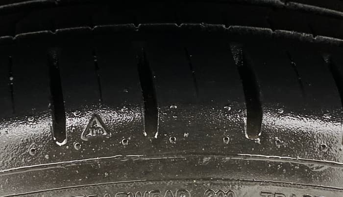 2015 Tata Zest XMS PETROL, Petrol, Manual, 89,481 km, Right Rear Tyre Tread
