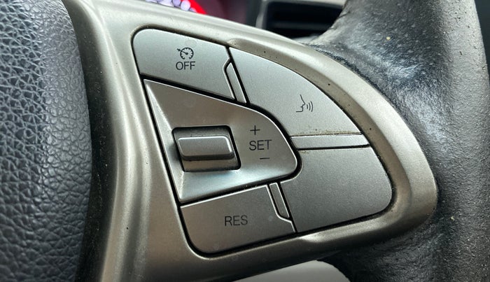 2020 Mahindra XUV300 W8 (O) 1.5 DIESEL AMT, Diesel, Automatic, 38,981 km, Adaptive Cruise Control