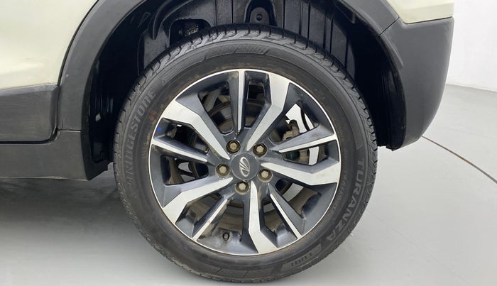 2020 Mahindra XUV300 W8 (O) 1.5 DIESEL AMT, Diesel, Automatic, 38,981 km, Left Rear Wheel