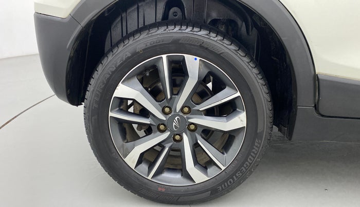 2020 Mahindra XUV300 W8 (O) 1.5 DIESEL AMT, Diesel, Automatic, 38,981 km, Right Rear Wheel