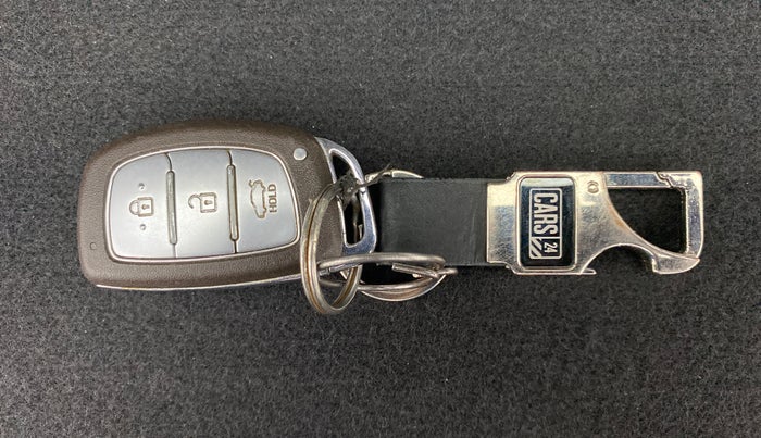 2014 Hyundai Grand i10 ASTA 1.2 KAPPA VTVT, Petrol, Manual, 37,561 km, Key Close Up