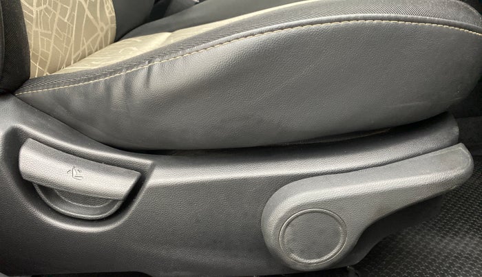 2014 Hyundai Grand i10 ASTA 1.2 KAPPA VTVT, Petrol, Manual, 37,561 km, Driver Side Adjustment Panel