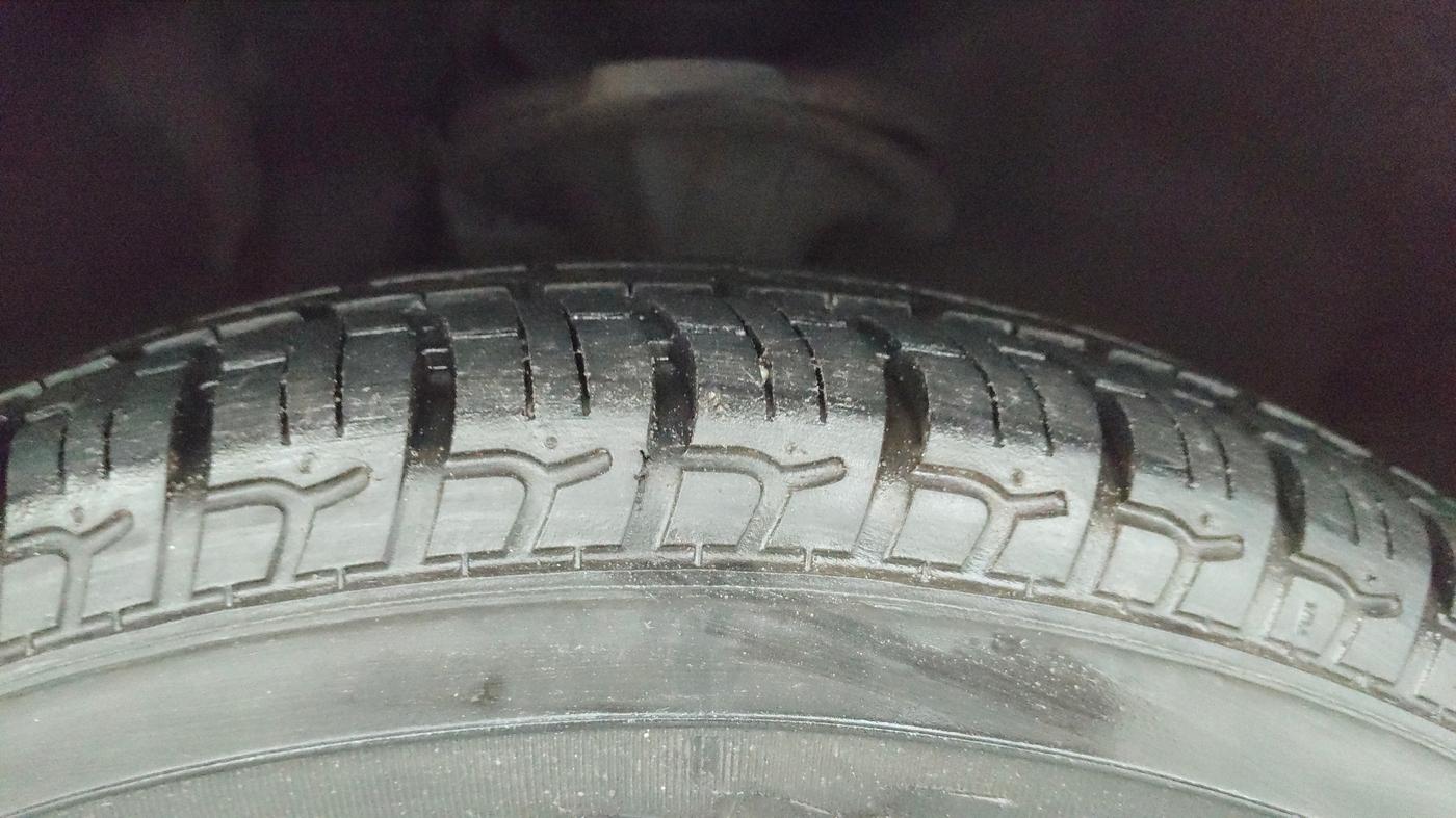 2013 Hyundai i10 ERA 1.1, Petrol, Manual, 76,461 km, Right Front Tyre Tread