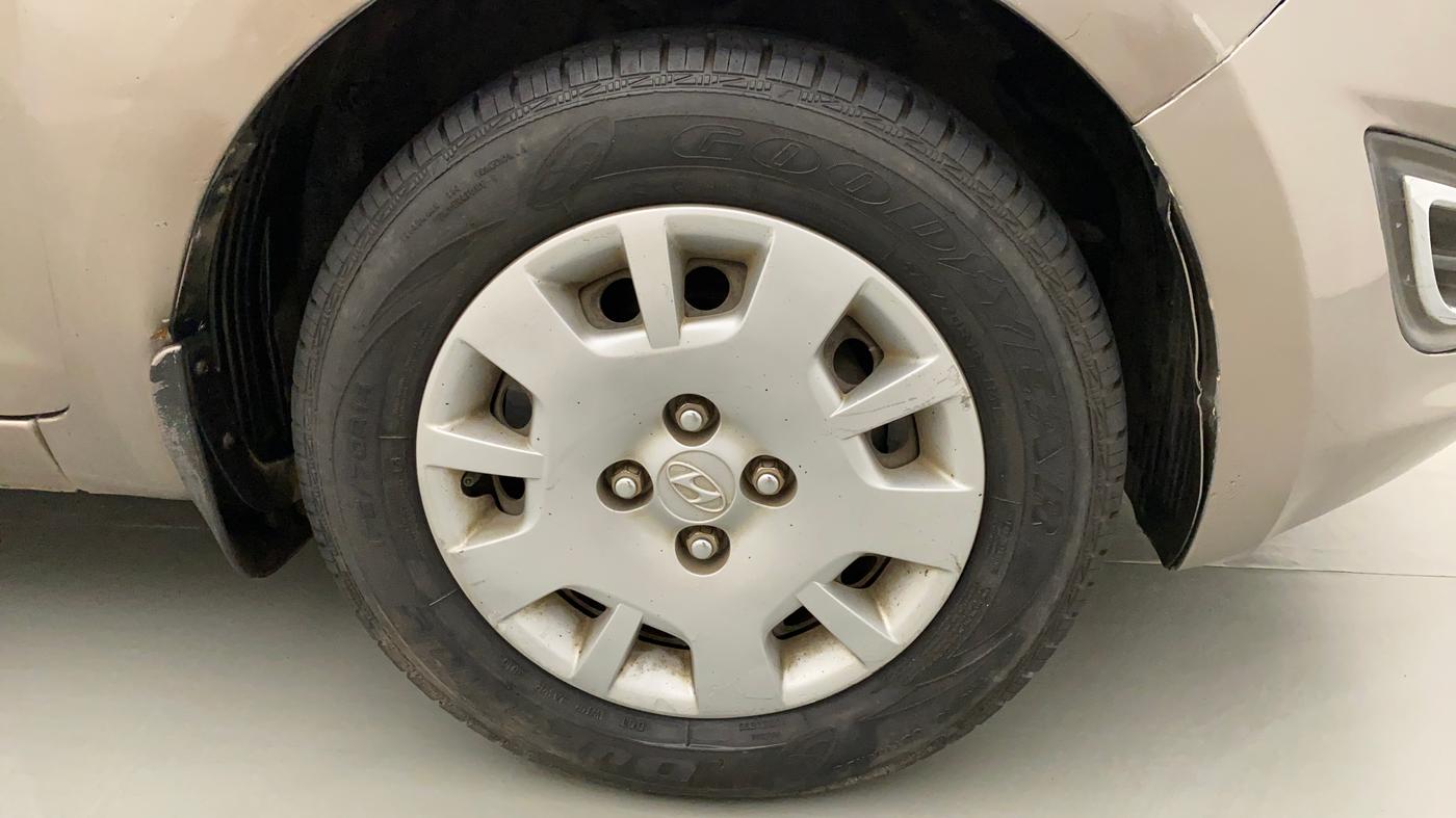 2013 Hyundai i20 MAGNA 1.2, Petrol, Manual, 45,077 km, Right Front Wheel