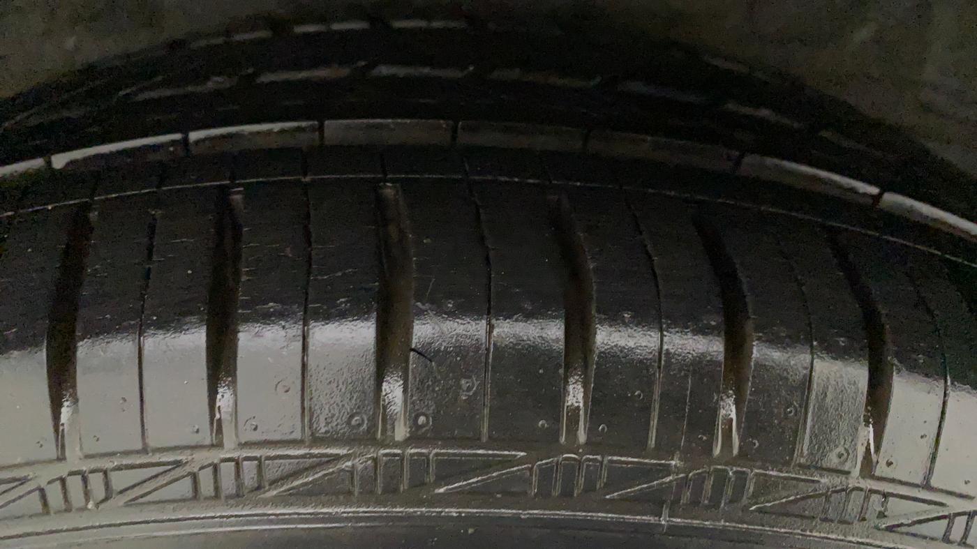 2013 Hyundai i20 MAGNA 1.2, Petrol, Manual, 45,077 km, Right Front Tyre Tread