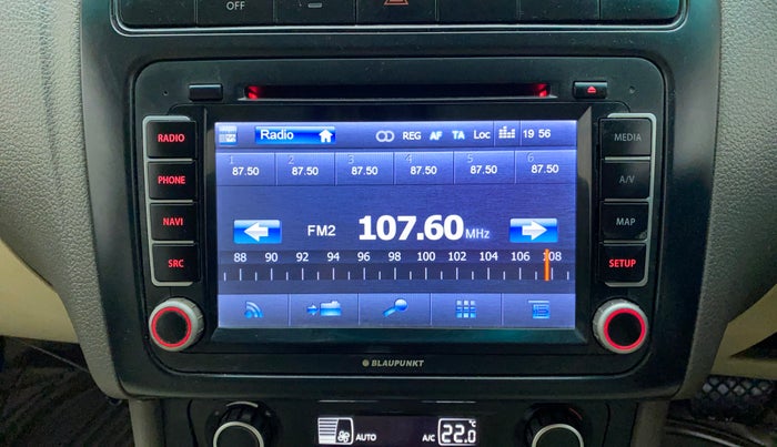 2014 Volkswagen Vento COMFORTLINE TSI AT PETROL, Petrol, Automatic, 57,022 km, Infotainment system - GPS Card not working/missing