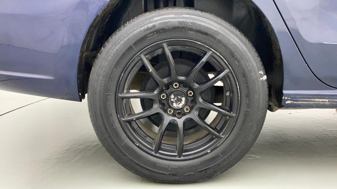 2014 Volkswagen Vento COMFORTLINE TSI AT PETROL, Petrol, Automatic, 57,022 km, Right Rear Wheel