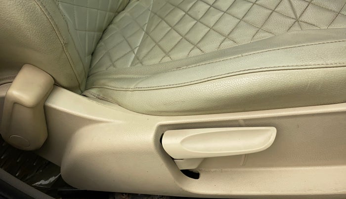 2014 Volkswagen Vento COMFORTLINE TSI AT PETROL, Petrol, Automatic, 57,022 km, Driver Side Adjustment Panel