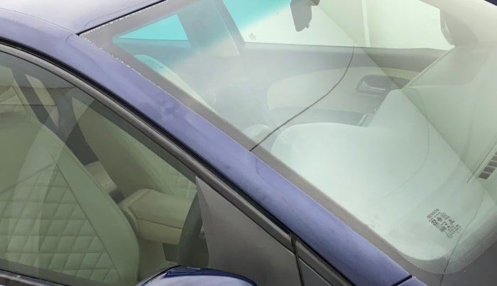2014 Volkswagen Vento COMFORTLINE TSI AT PETROL, Petrol, Automatic, 57,022 km, Right A pillar - Paint is slightly faded