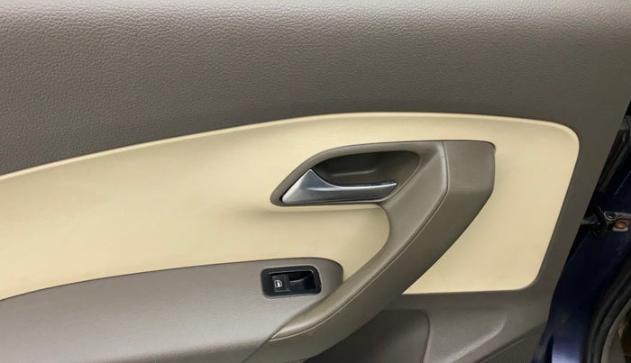 2014 Volkswagen Vento COMFORTLINE TSI AT PETROL, Petrol, Automatic, 57,022 km, Left rear window switch / handle - Switch/handle not functional