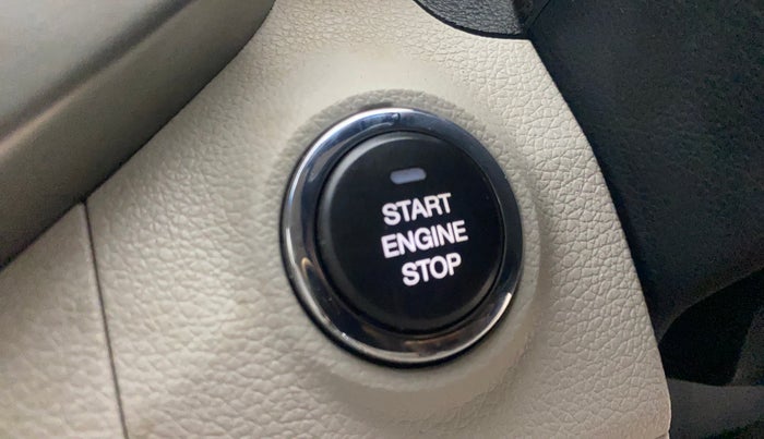 2021 Mahindra XUV300 W8 1.2 PETROL, Petrol, Manual, 80,378 km, Keyless Start/ Stop Button