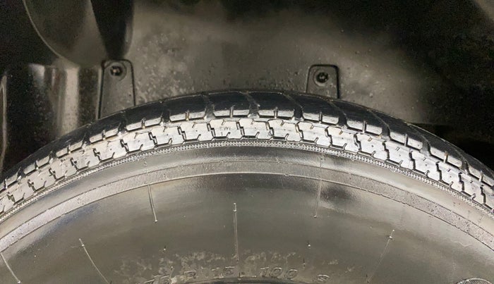 2016 Mahindra TUV300 T8, Diesel, Manual, 66,677 km, Right Rear Tyre Tread