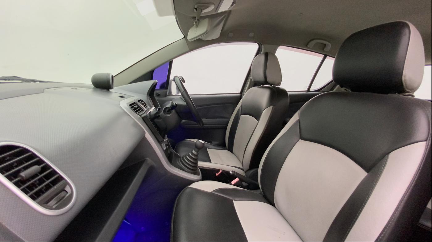 2011 Maruti Ritz VXI, Petrol, Manual, 1,28,149 km, Right Side Front Door Cabin
