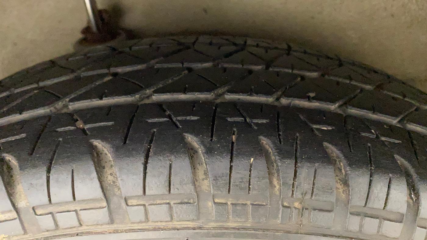2011 Maruti Ritz VXI, Petrol, Manual, 1,28,149 km, Right Rear Tyre Tread
