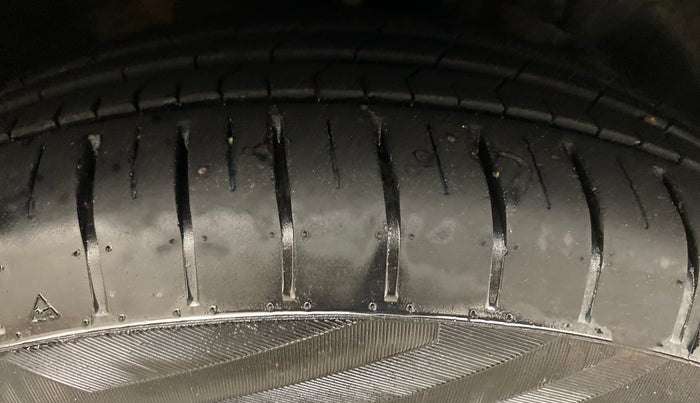 2018 Maruti Baleno DELTA PETROL 1.2, Petrol, Manual, 1,26,364 km, Right Front Tyre Tread