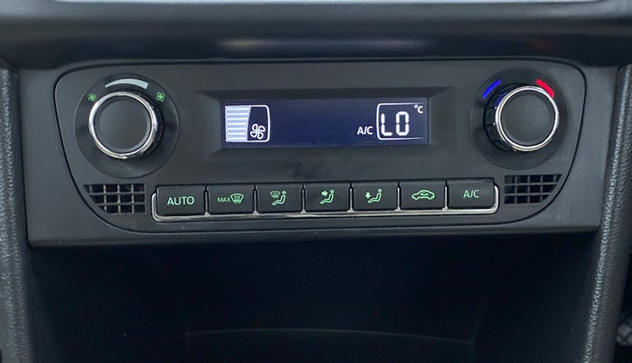 2017 Skoda Rapid AMBITION 1.6 MPFI MT, Petrol, Manual, 46,305 km, Automatic Climate Control