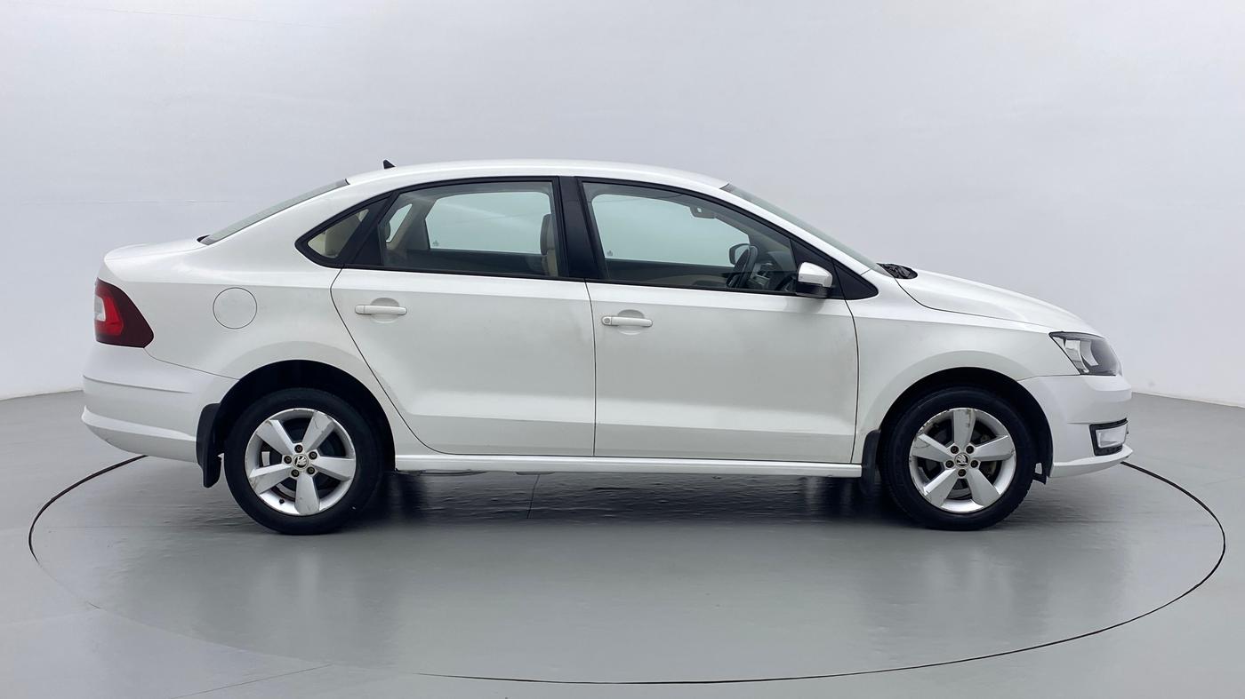2017 Skoda Rapid AMBITION 1.6 MPFI MT, Petrol, Manual, 46,305 km, Right Side View