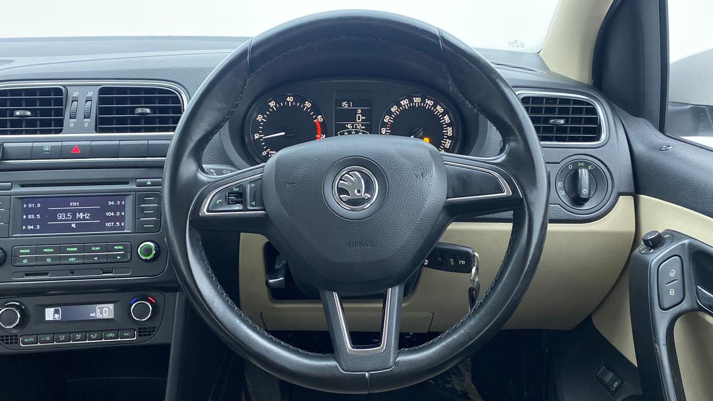 2017 Skoda Rapid AMBITION 1.6 MPFI MT, Petrol, Manual, 46,305 km, Steering Wheel Close Up