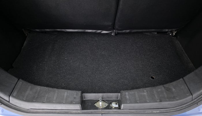 2017 Maruti Wagon R 1.0 VXI, Petrol, Manual, 15,357 km, Boot Inside