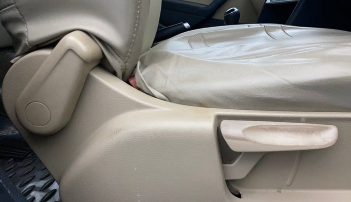 2014 Volkswagen Polo HIGHLINE1.2L, Petrol, Manual, 1,28,170 km, Driver Side Adjustment Panel