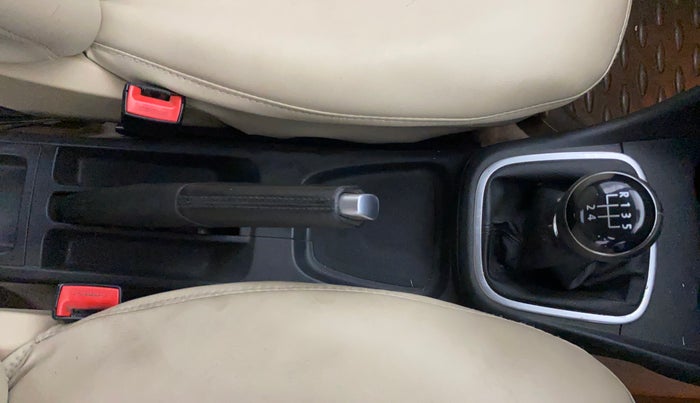 2014 Volkswagen Polo HIGHLINE1.2L, Petrol, Manual, 1,28,170 km, Gear Lever