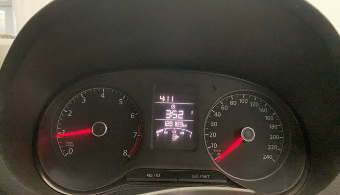 2014 Volkswagen Polo HIGHLINE1.2L, Petrol, Manual, 1,28,170 km, Odometer Image