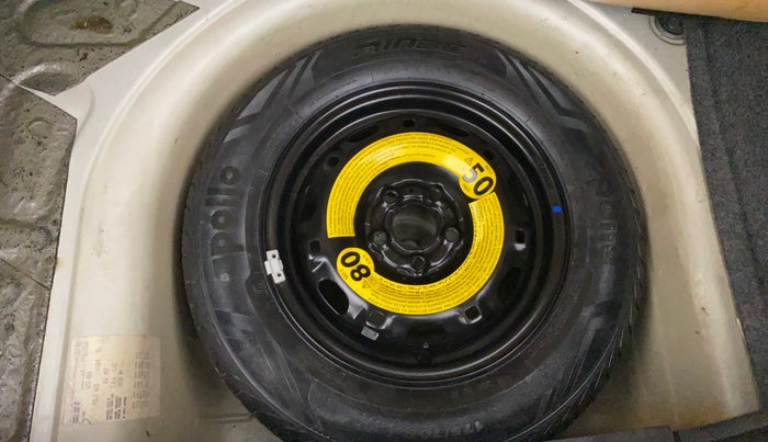 2014 Volkswagen Polo HIGHLINE1.2L, Petrol, Manual, 1,28,170 km, Spare Tyre