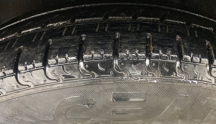 2013 Hyundai i10 MAGNA 1.1, Petrol, Manual, 66,622 km, Left Front Tyre Tread