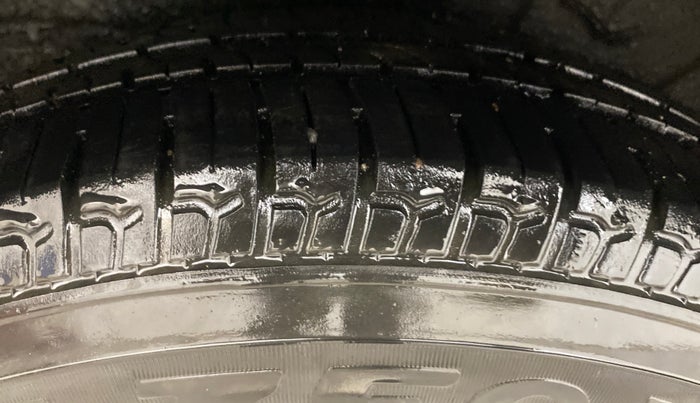 2013 Hyundai i10 MAGNA 1.1, Petrol, Manual, 66,622 km, Right Rear Tyre Tread