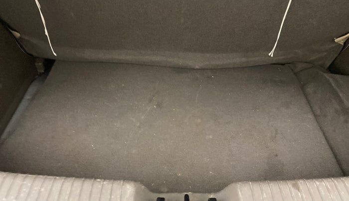 2013 Hyundai i10 MAGNA 1.1, Petrol, Manual, 66,622 km, Boot Inside