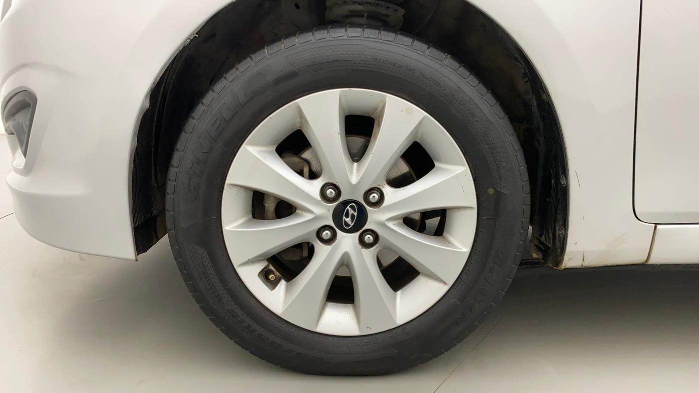 2016 Hyundai Verna FLUIDIC 4S 1.6 VTVT S AT, Petrol, Automatic, 62,295 km, Left Front Wheel