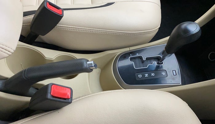 2016 Hyundai Verna FLUIDIC 4S 1.6 VTVT S AT, Petrol, Automatic, 62,295 km, Gear Lever