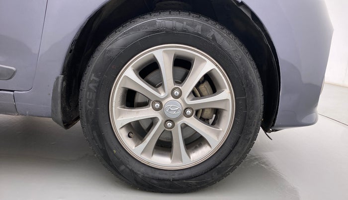 2016 Hyundai Grand i10 ASTA (O) AT 1.2 KAPPA VTVT, Petrol, Automatic, 1,04,499 km, Right Rear Wheel