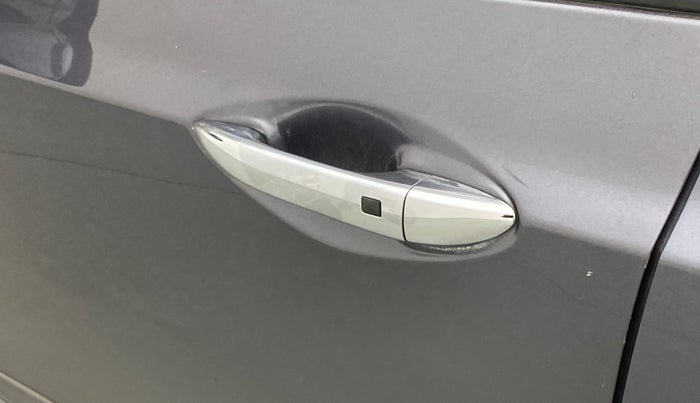 2016 Hyundai Grand i10 ASTA (O) AT 1.2 KAPPA VTVT, Petrol, Automatic, 1,04,499 km, Front passenger door - Door handle sensor not working