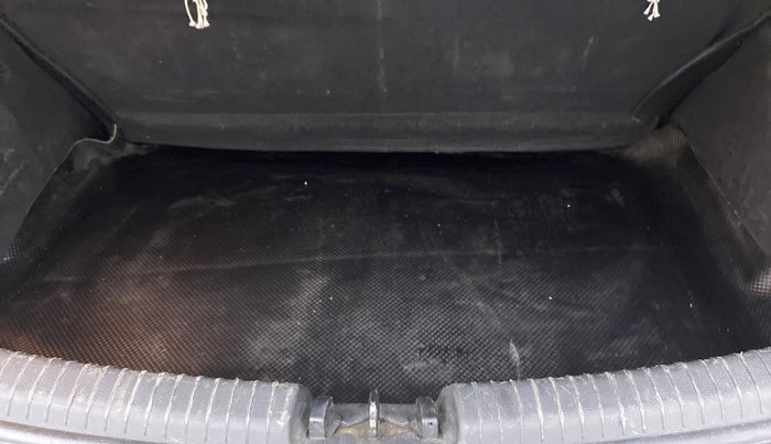 2016 Hyundai Grand i10 ASTA (O) AT 1.2 KAPPA VTVT, Petrol, Automatic, 1,04,499 km, Boot Inside