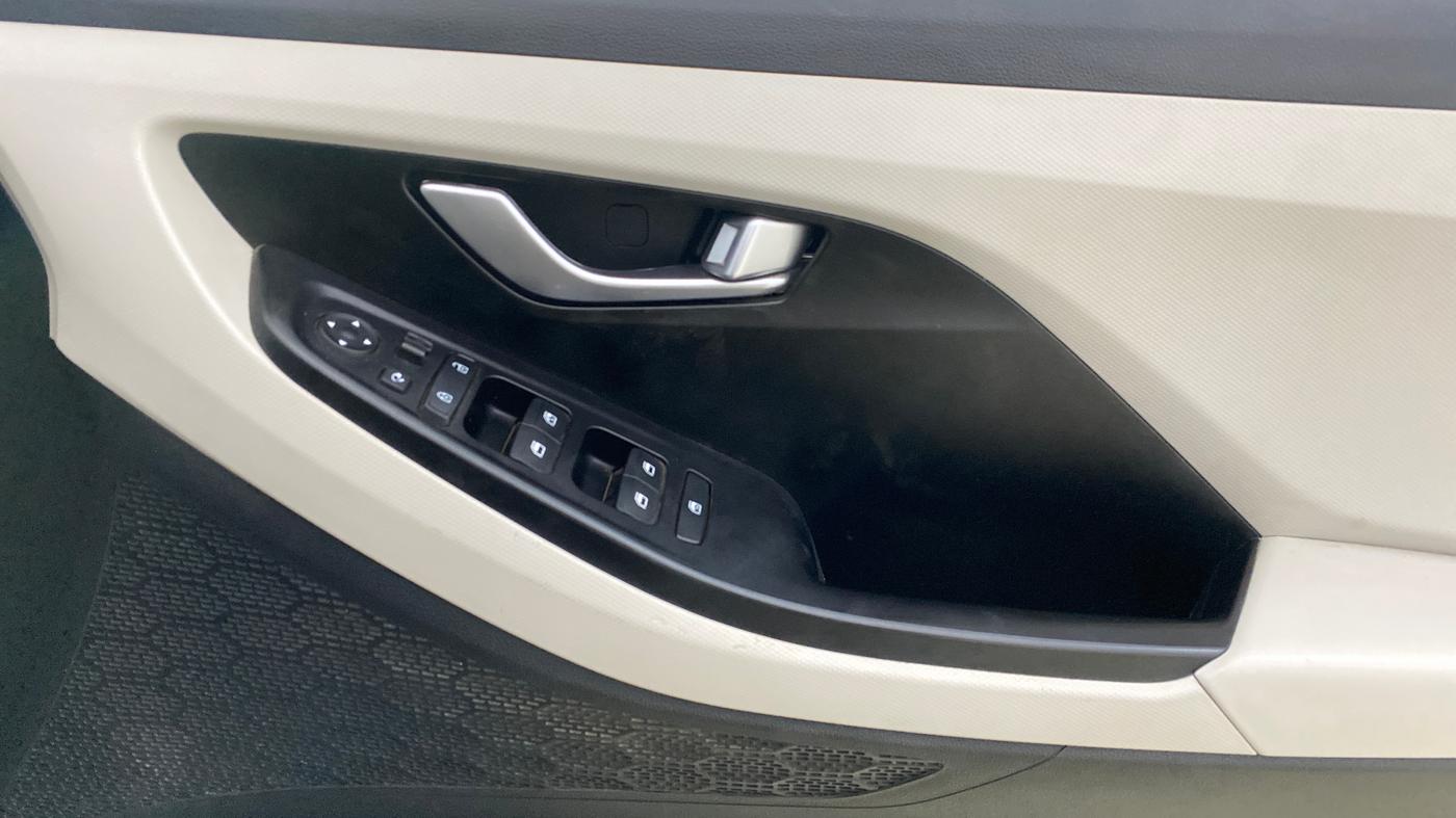 2020 Hyundai Creta SX IVT 1.5 PETROL, Petrol, Automatic, 44,940 km, Driver Side Door Panels Control