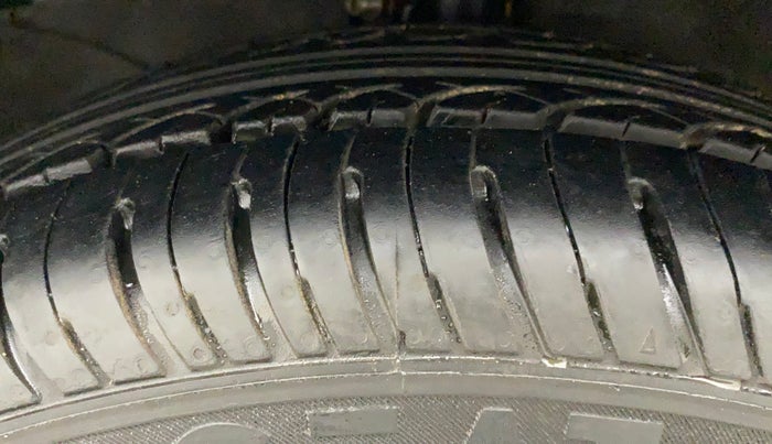 2013 Honda Amaze 1.2L I-VTEC S, Petrol, Manual, 30,291 km, Left Front Tyre Tread