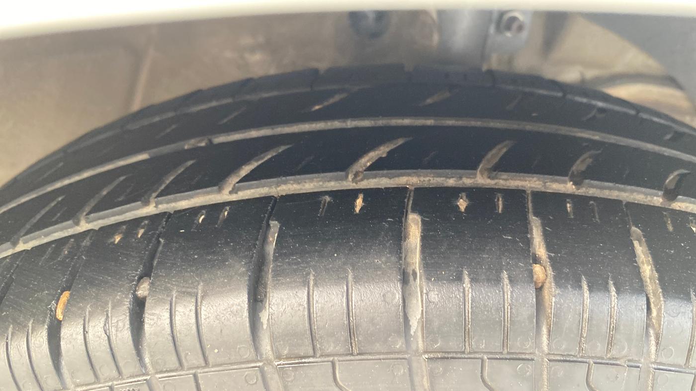 2018 Maruti Dzire VDI AMT, Diesel, Automatic, 1,17,772 km, Right Front Tyre Tread