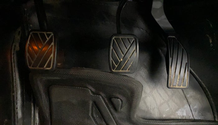 2023 Maruti Grand Vitara ZETA SMART HYBRID, Petrol, Manual, 43,241 km, Pedals