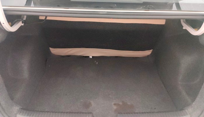 2016 Volkswagen Ameo COMFORTLINE 1.2L, Petrol, Manual, 50,963 km, Boot Inside