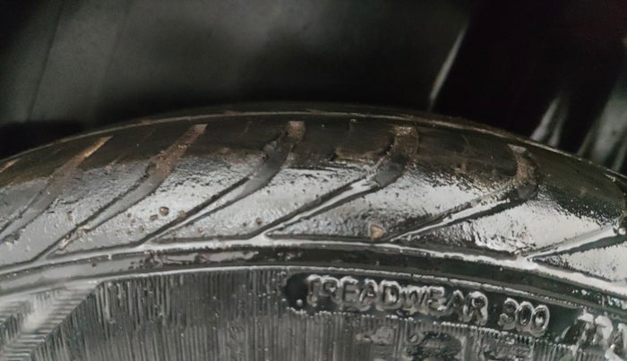 2016 Volkswagen Ameo COMFORTLINE 1.2L, Petrol, Manual, 50,963 km, Left Rear Tyre Tread