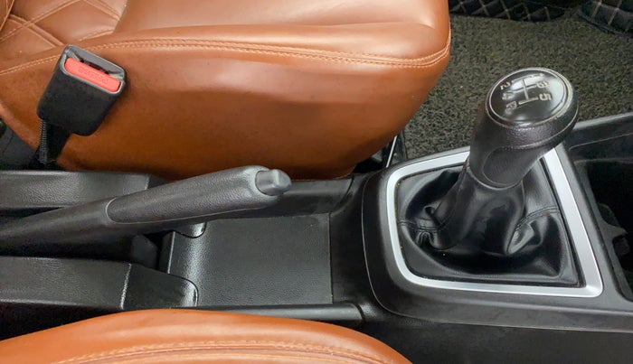 2019 Maruti Swift LXI D, Petrol, Manual, 27,080 km, Gear Lever