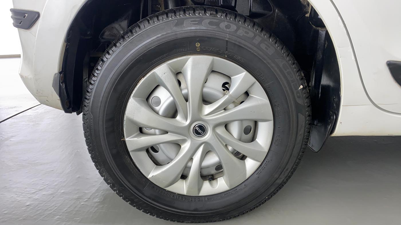2019 Maruti Swift LXI D, Petrol, Manual, 27,080 km, Right Rear Wheel