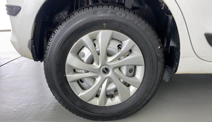 2019 Maruti Swift LXI D, Petrol, Manual, 27,080 km, Right Rear Wheel