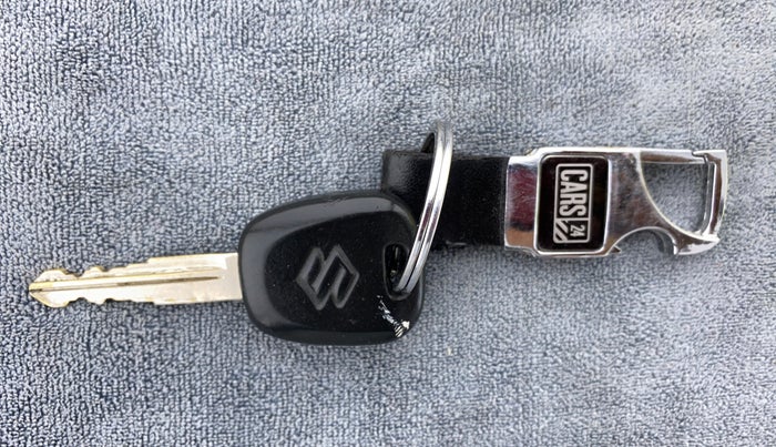 2019 Maruti Swift LXI D, Petrol, Manual, 27,080 km, Key Close Up