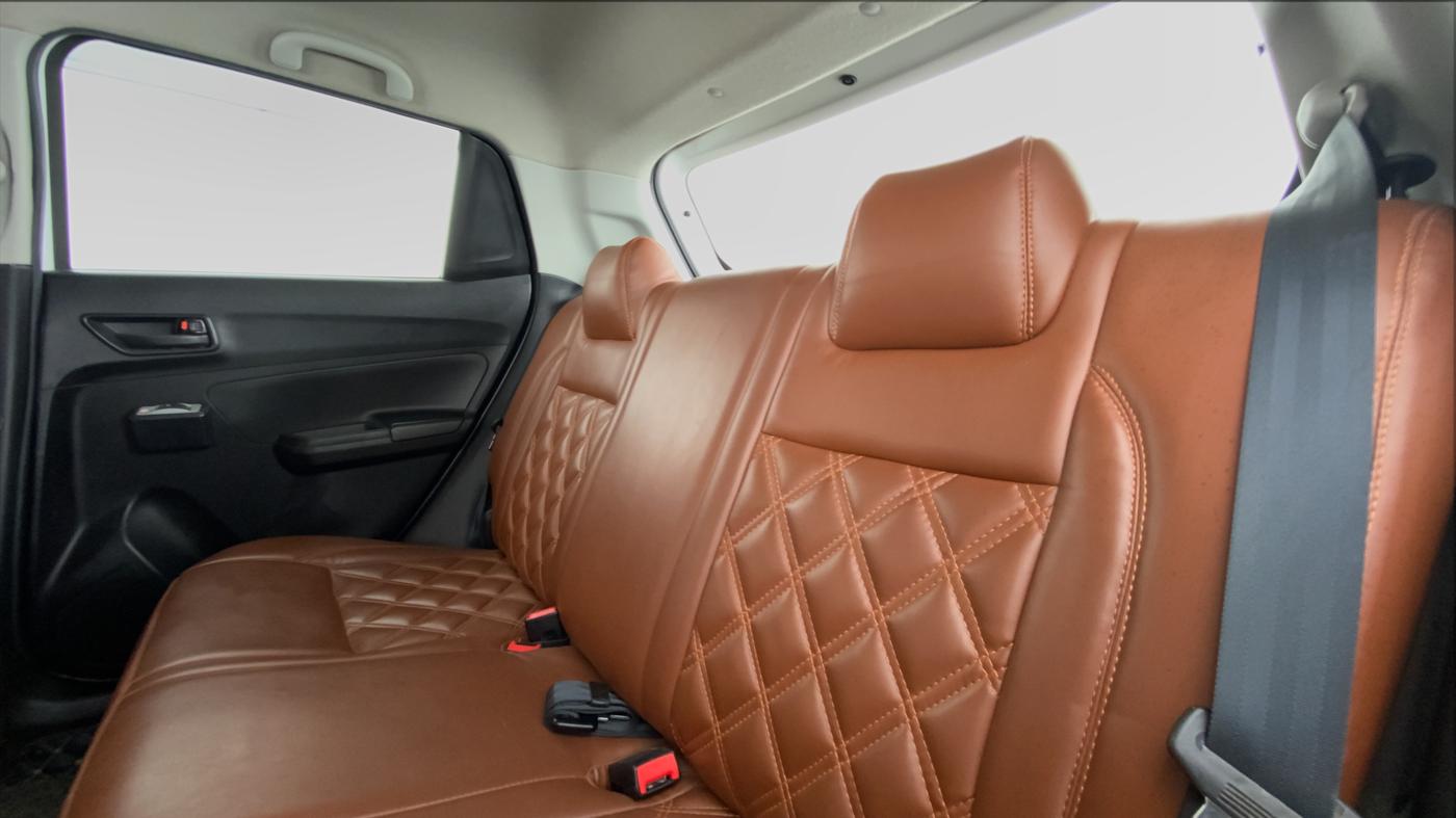 2019 Maruti Swift LXI D, Petrol, Manual, 27,080 km, Right Side Rear Door Cabin