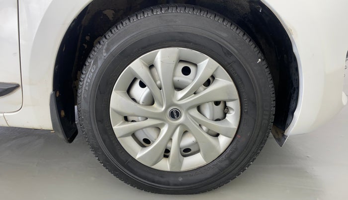 2019 Maruti Swift LXI D, Petrol, Manual, 27,080 km, Right Front Wheel